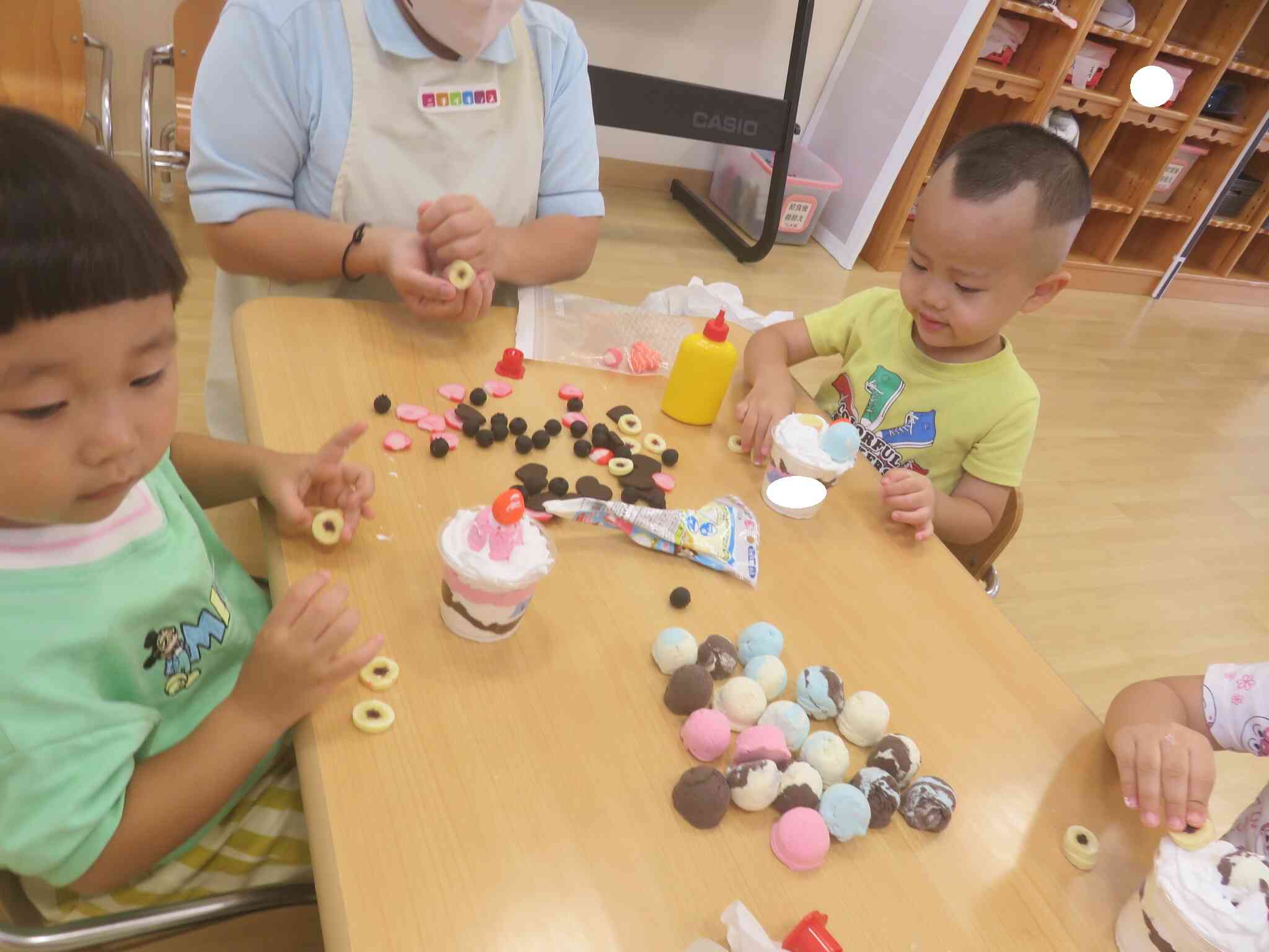 【夏まつりごっこWEEK】パフェづくり~1・2歳児~