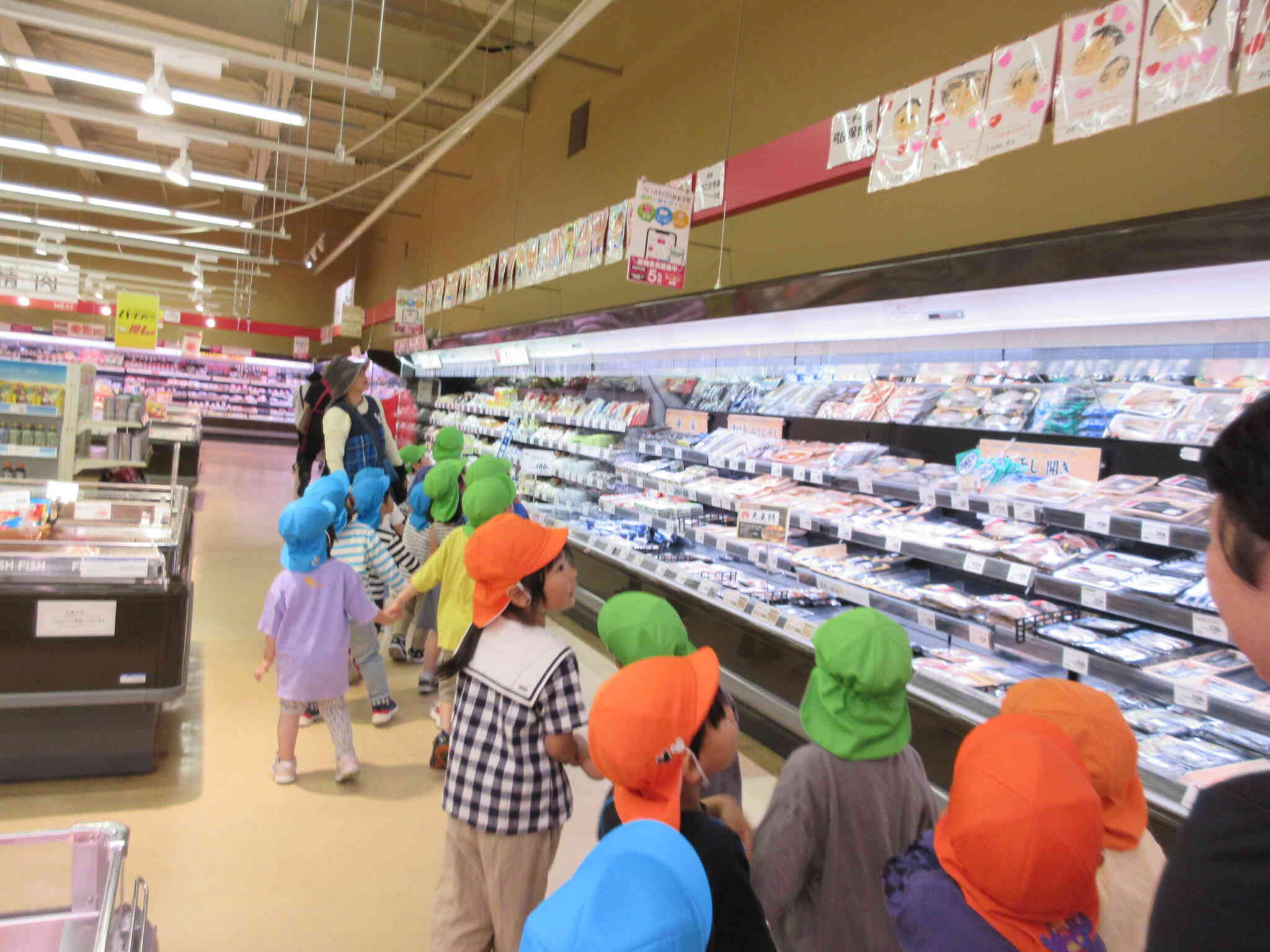 みんなの絵飾ってあるね