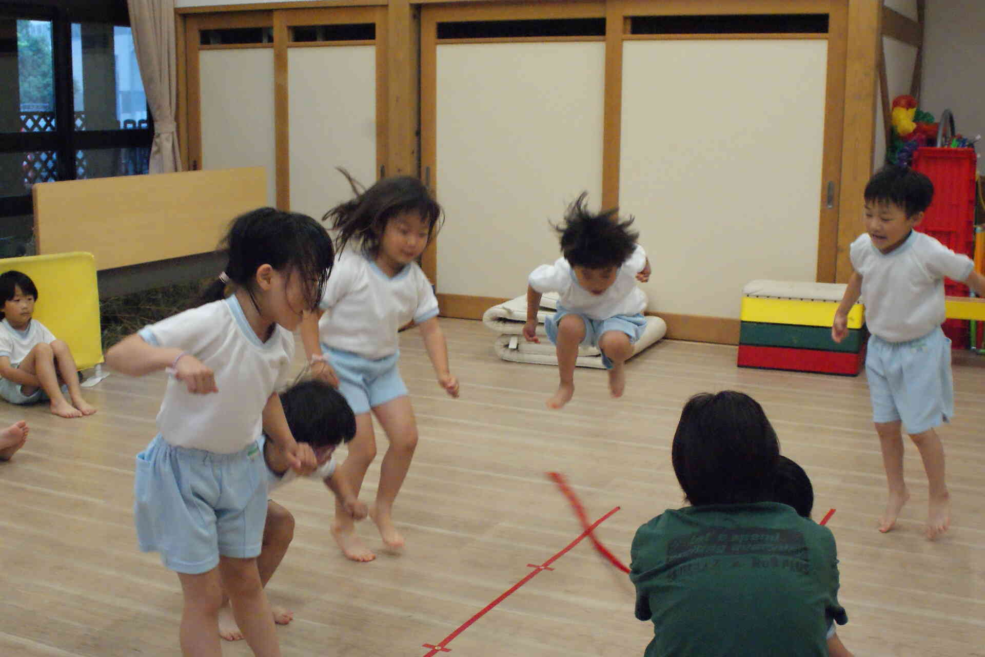 縄跳びジャンプ