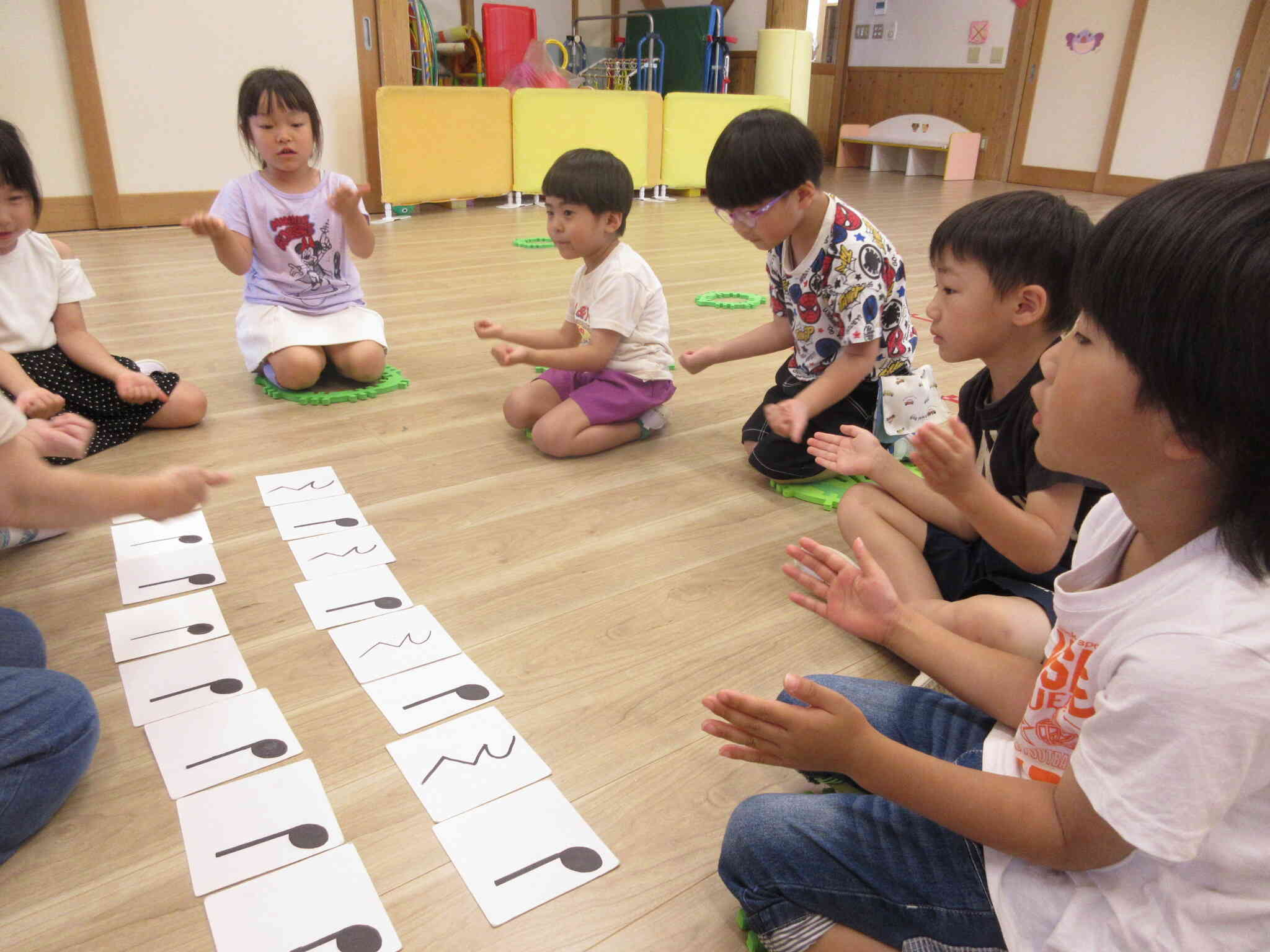 かえるのうたのリズムに合わせて