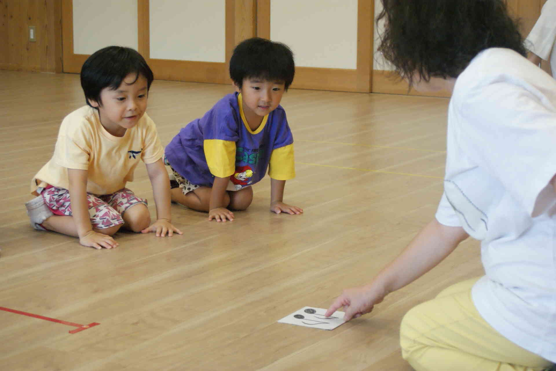 8月　リトミック教室（４・５歳児）