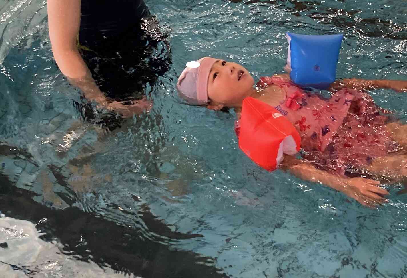 まっすぐ上を向いて浮けば大丈夫