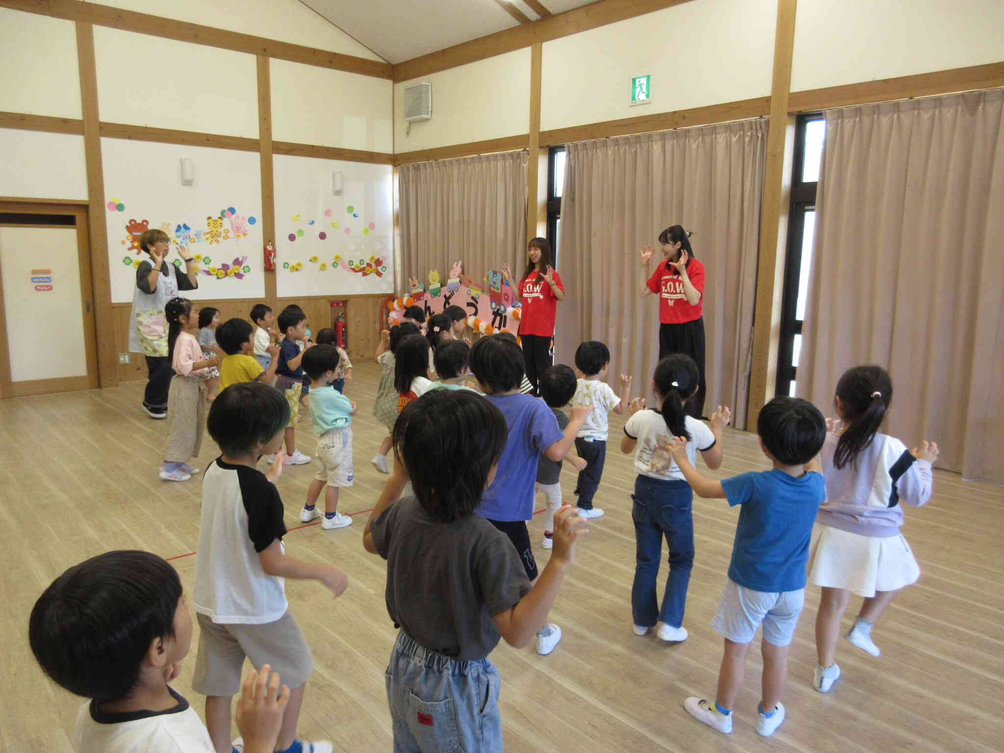 まねっこして踊ろう！