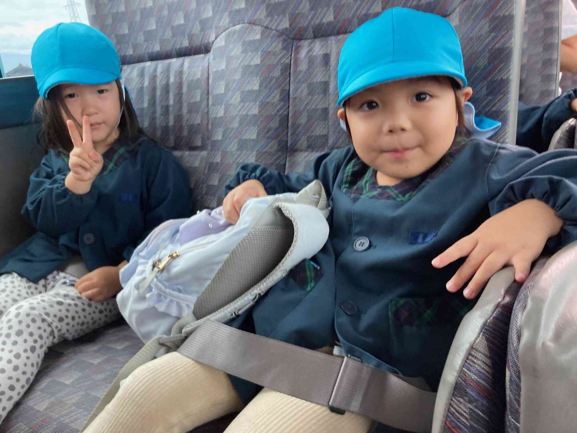 3歳児さんは初めてのバスでのおでかけ