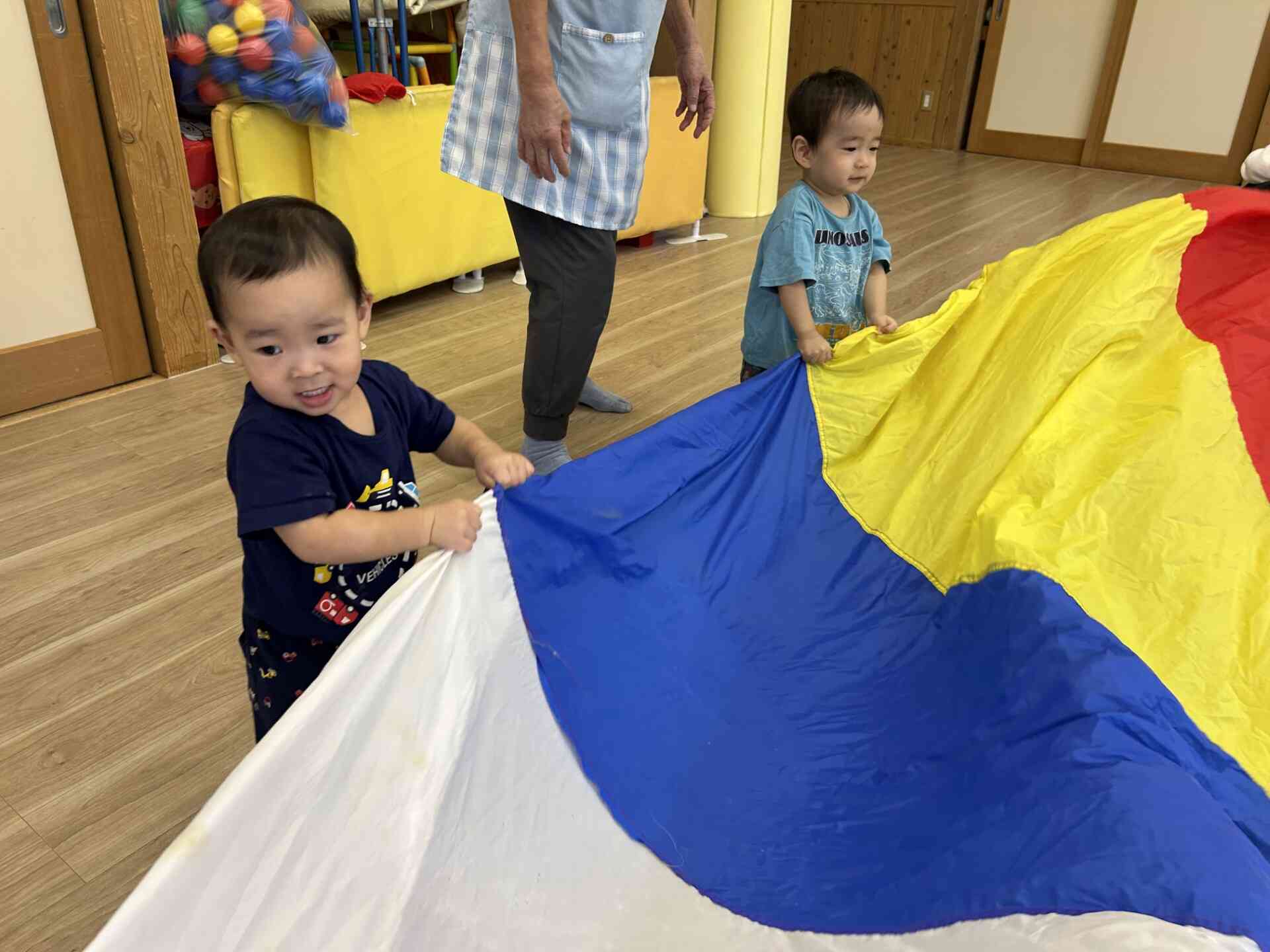 遠足ごっこ(りす組0.1歳児)