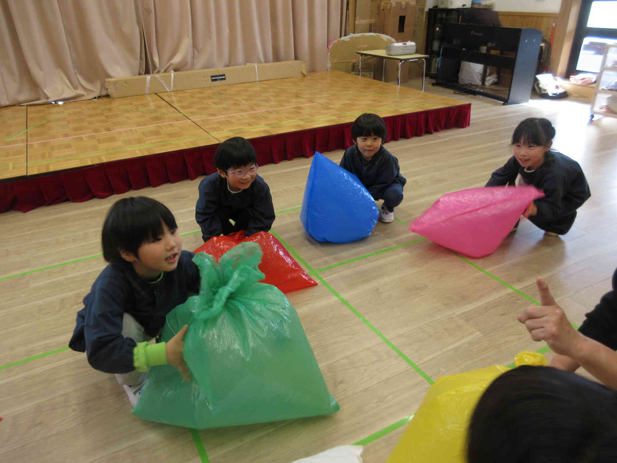 ポリ袋を膨らませて