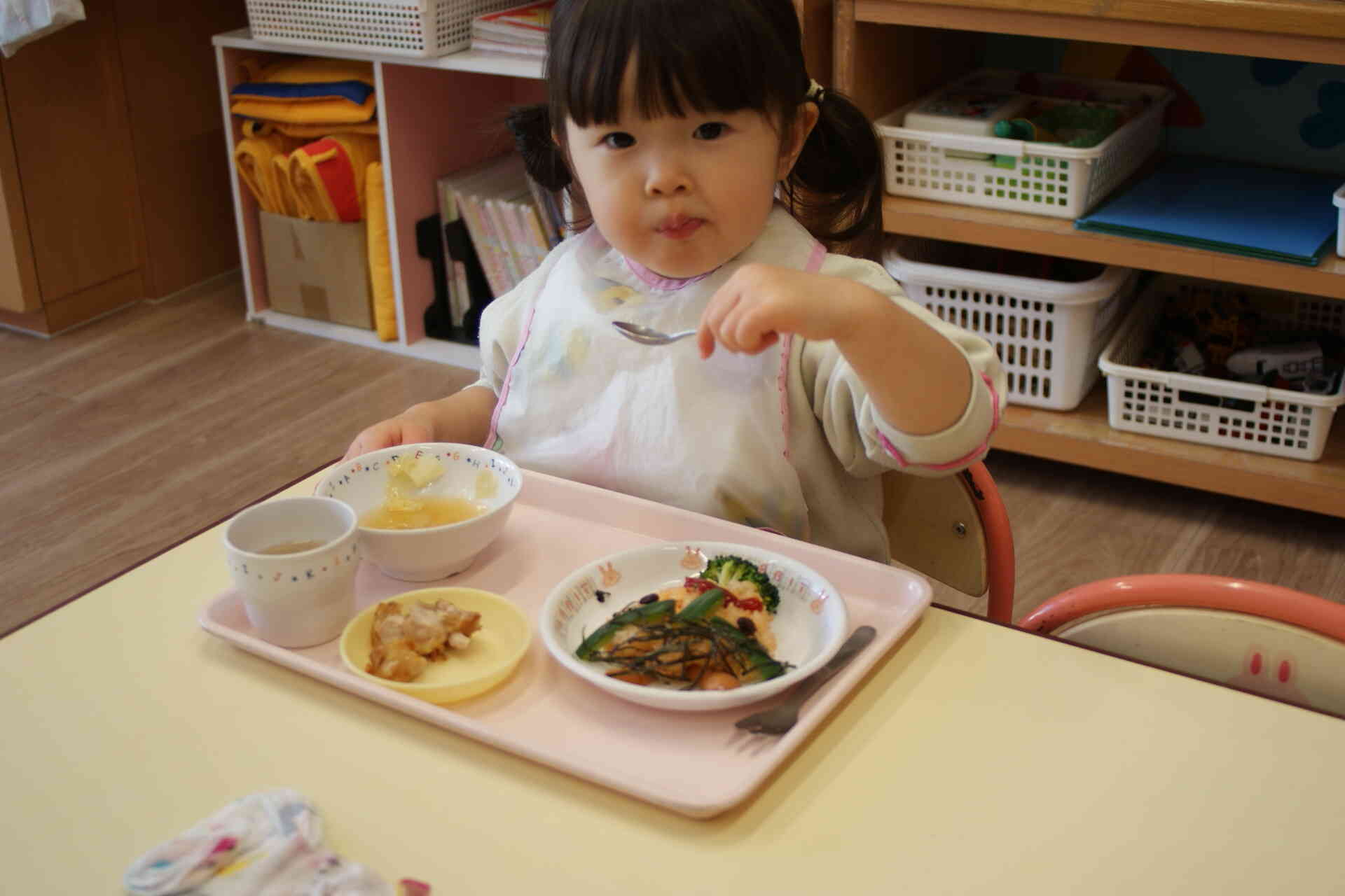 給食は鬼さんランチ！