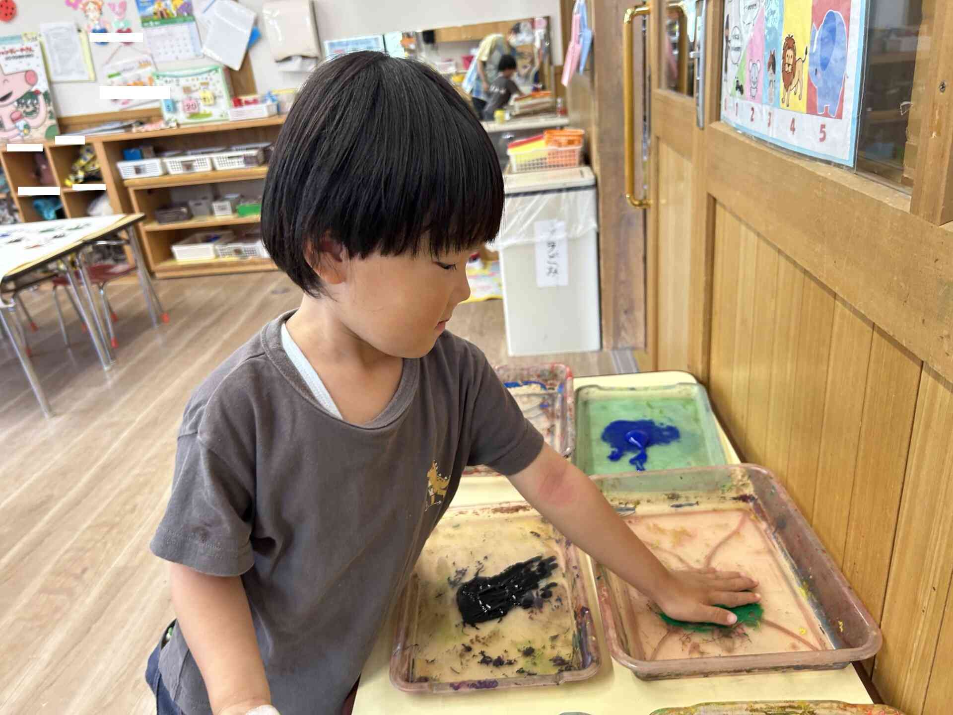 混ぜたら何色になるかな～♪（4・5歳児）
