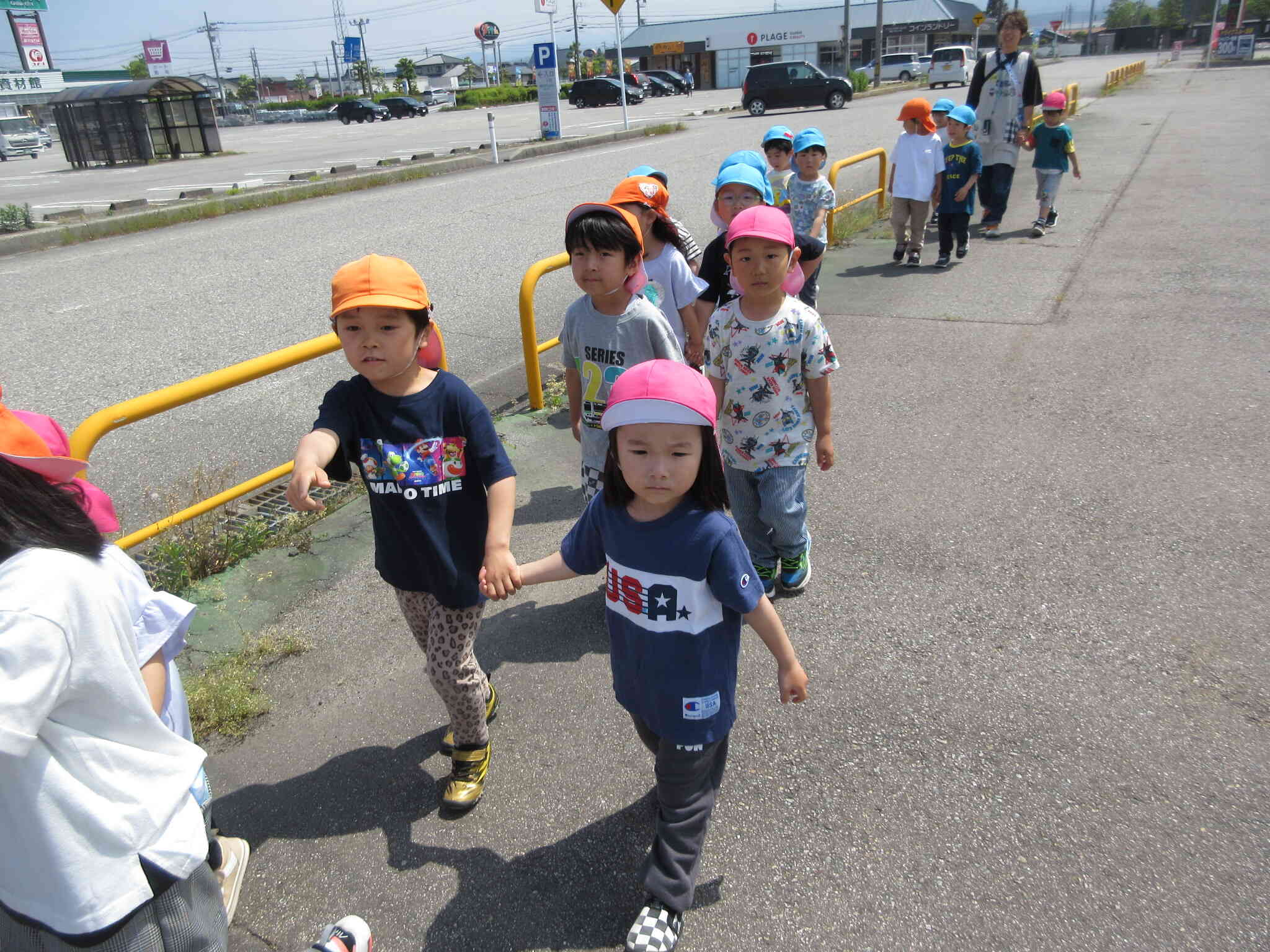 みんなの絵を見に行ってきました！（3～5歳児）