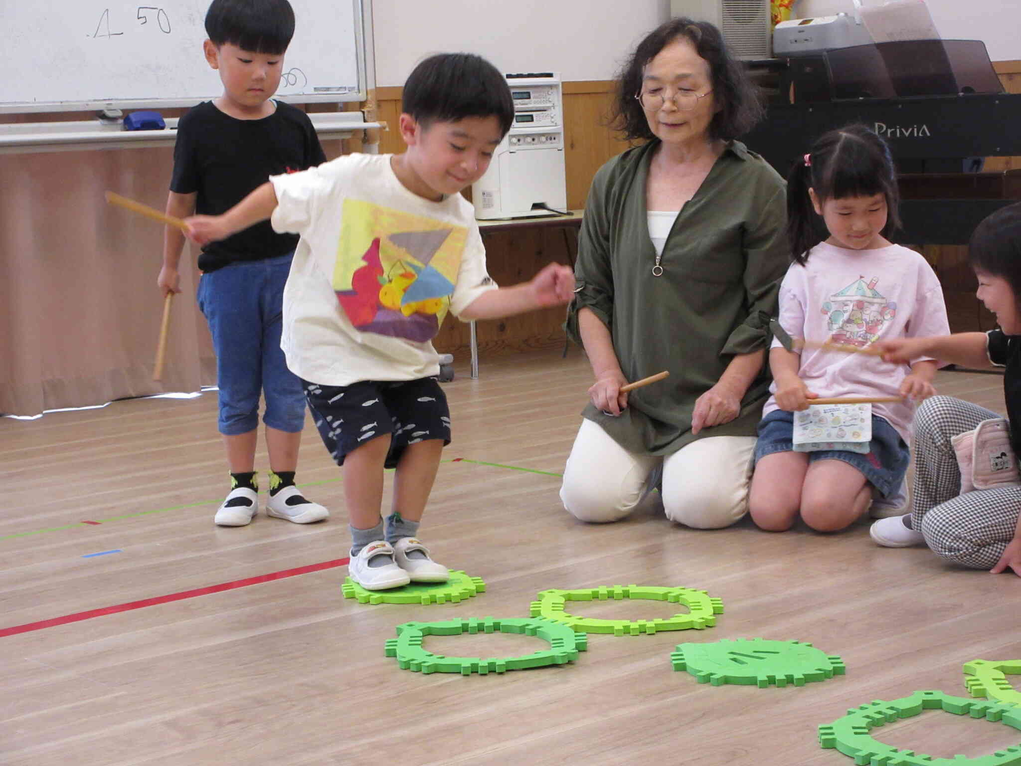 葉っぱの上を歩こう！
