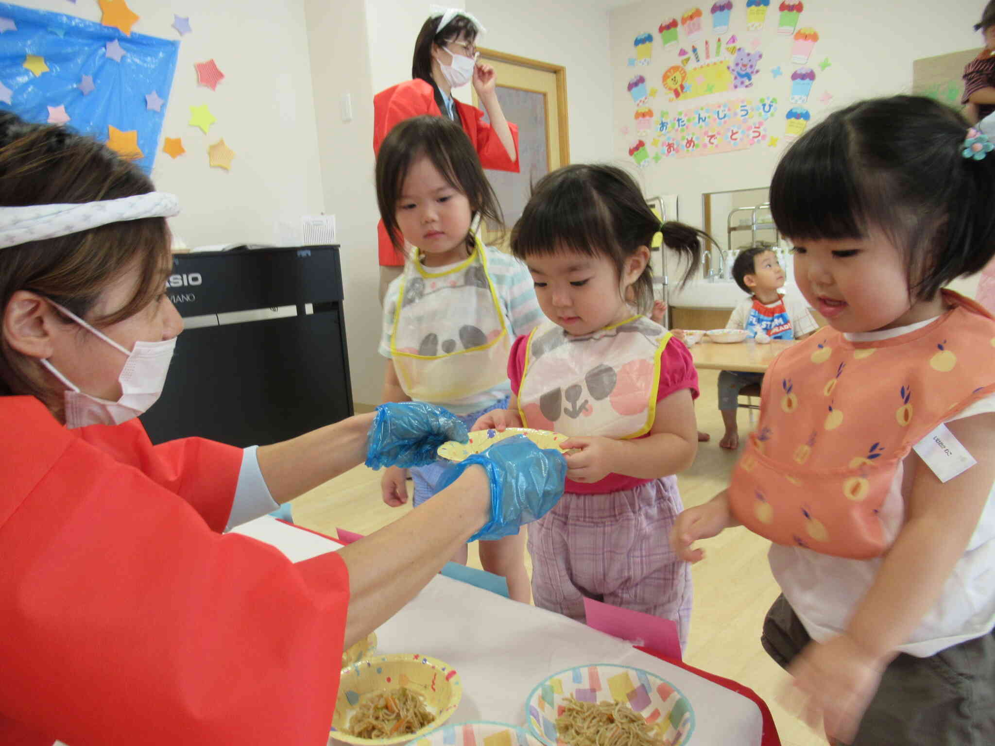 「どれにしようかな～？」と真剣に悩む子ども達。
