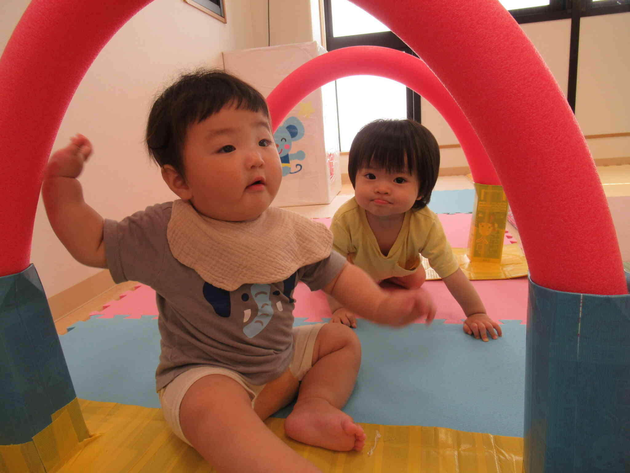 くぐってみよう♪（0歳児）