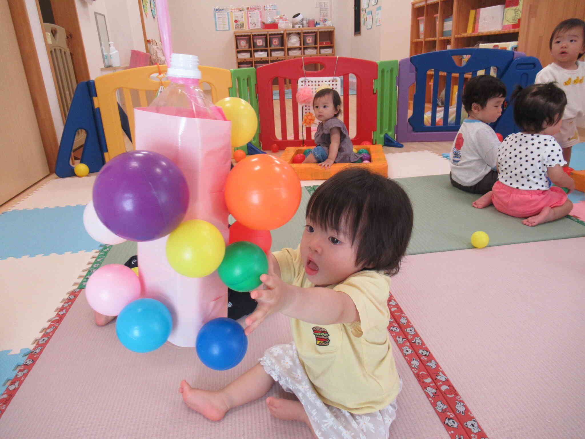 ぺたぺたボール遊び