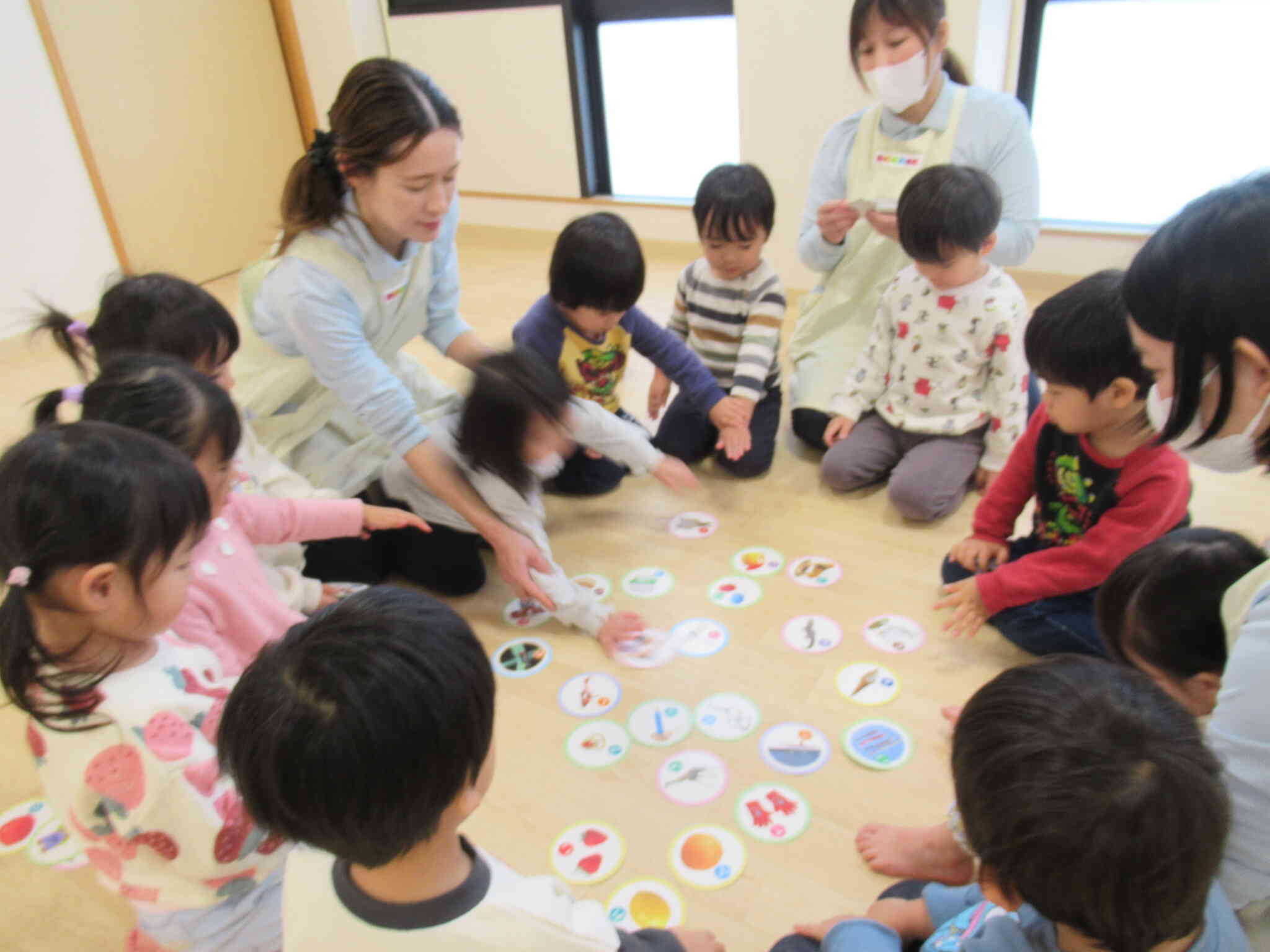 みんなでかるたあそび♪（２歳児）