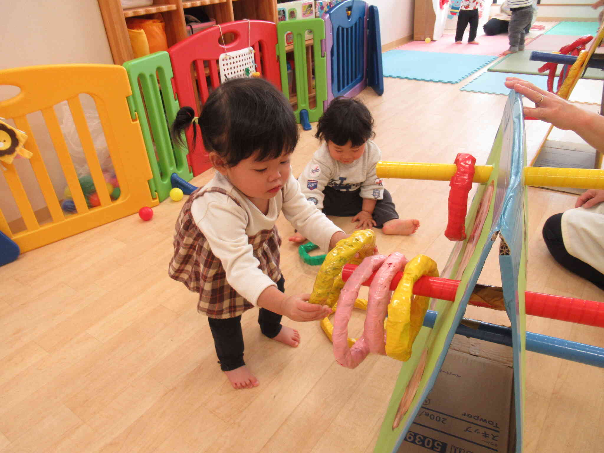 輪っかを引っかけて、上手だね。