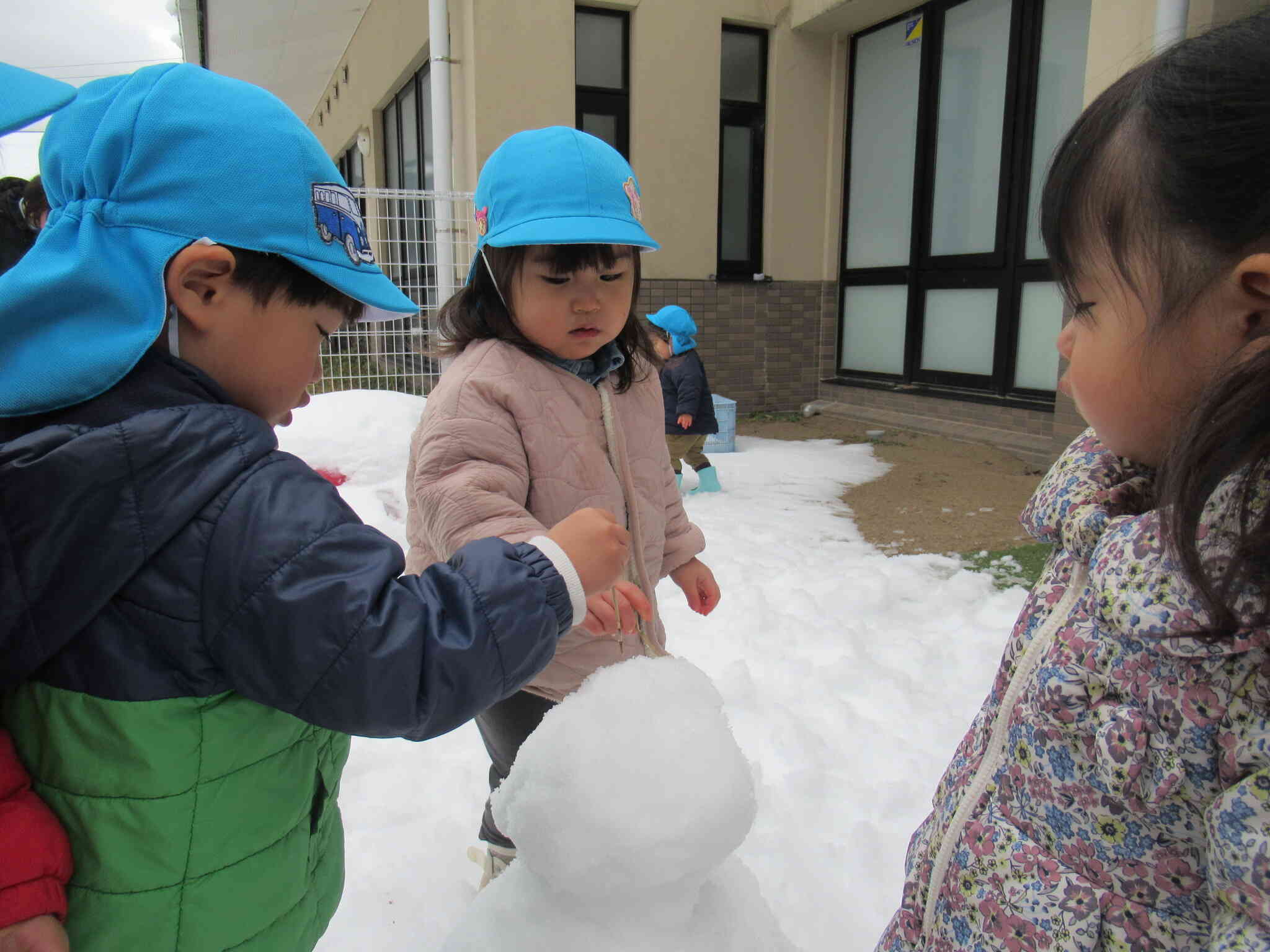 ゆきが降ってきた！！（あひるぐみ～１歳児～）