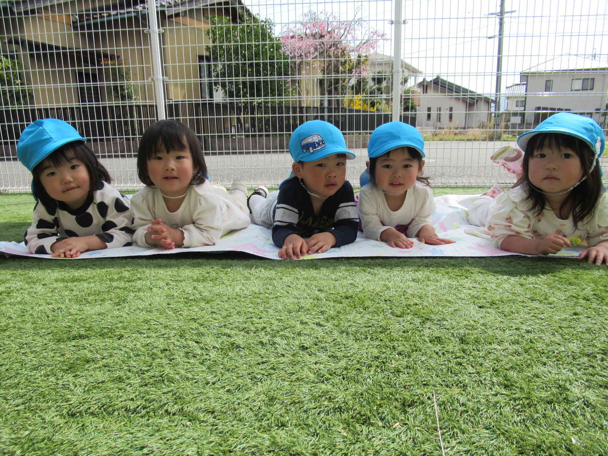 ぽかぽか春が気持ちがいいね～2歳児・うさぎ組～