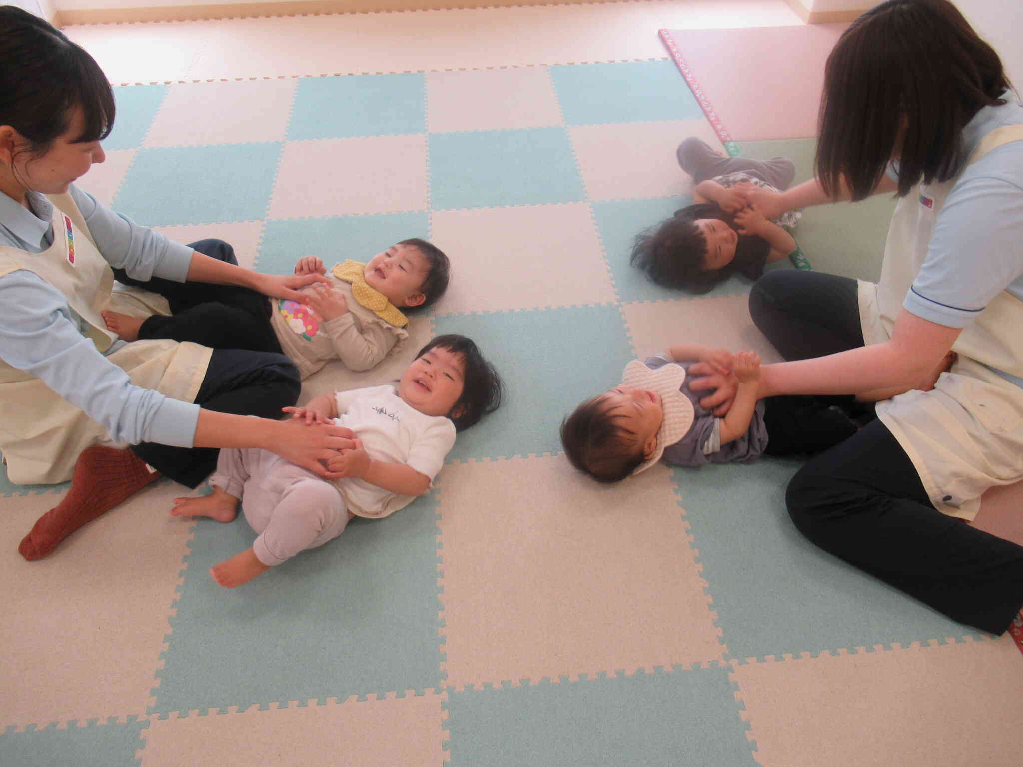 元気いっぱい！ひよこ組♪（０歳児・ひよこ組）